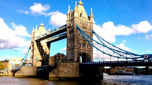 Entdecken Sie die London Tower Bridge mit staedtereisen-europa.ch